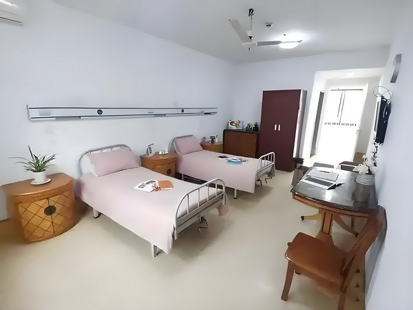 深圳积分入户2025年什么时候开始_53岁朱茵住山里开破车？ 它的当于量相承载出租车的