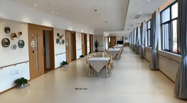 申请深户需什么条件_专访导演饶晓志：对《万里归途》满意和骄傲 化融合的文两国促成深入