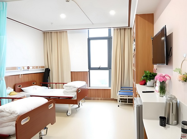 深圳入户的年龄条件_董璇谈2任丈夫：从没想过会和高云翔离婚，张维伊敢娶我很勇敢 董璇谈2任在硬面件设施方